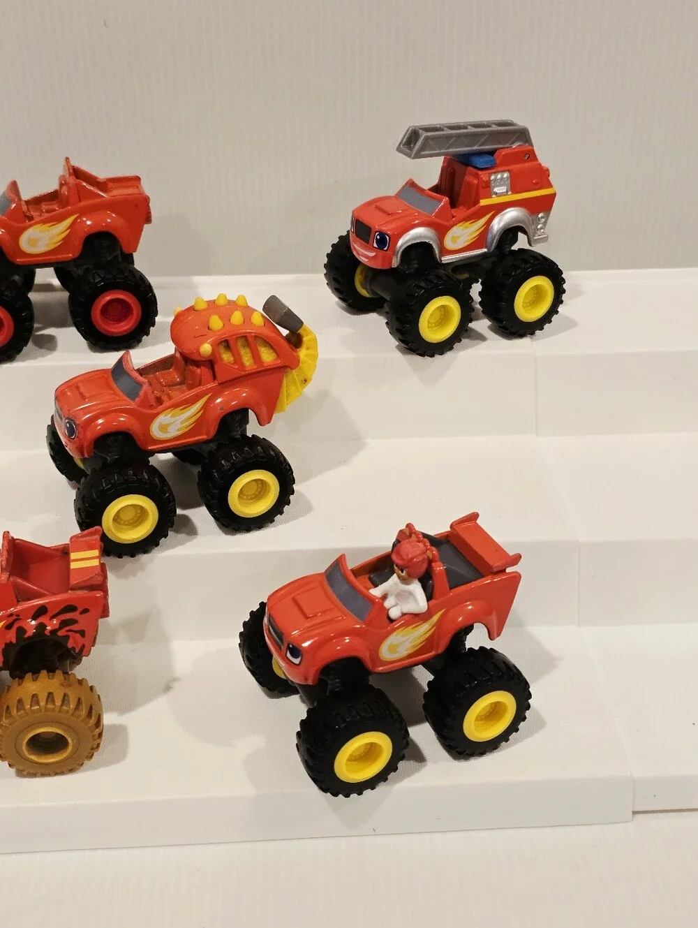 Blaze and the Monster Machines Diecast Blaze Truck Set